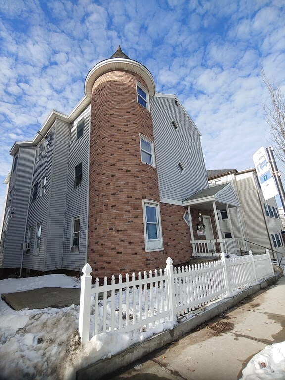 Building Photo - 58 Providence St