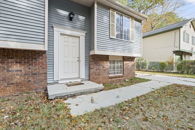 Building Photo - 2116 Scarbrough Rd