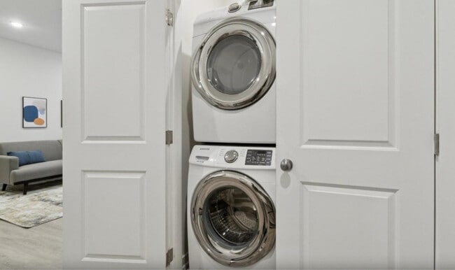 Photo - 1522 W Girard Ave Apartment