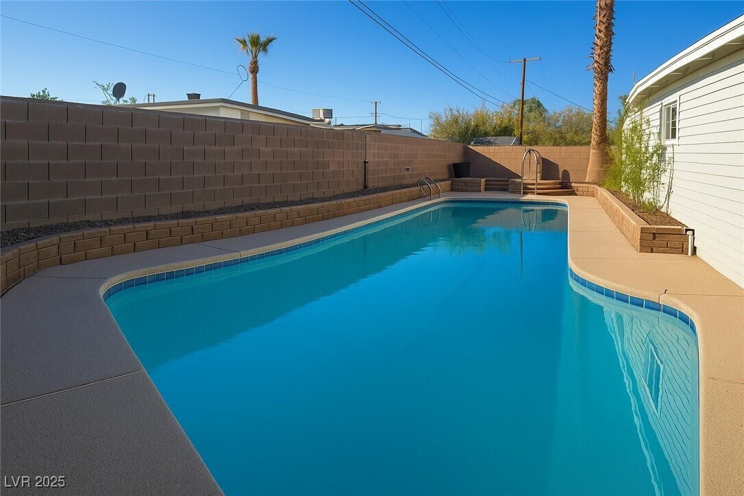 Foto principal - 349 Upland Blvd