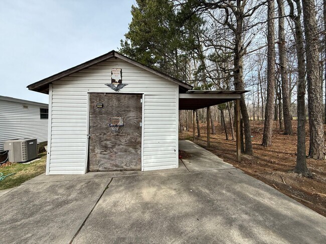 Foto del edificio - 3 bed/2 bath home for rent in Peachland