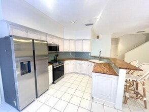 Building Photo - 2033 Staysail Ln