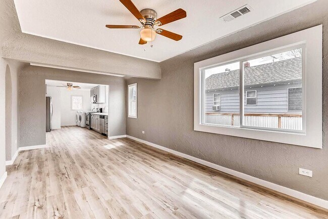 Foto del edificio - 200 S Meade St