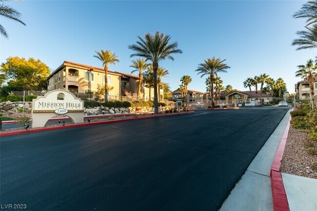 Foto del edificio - 2305 W Horizon Ridge Pkwy