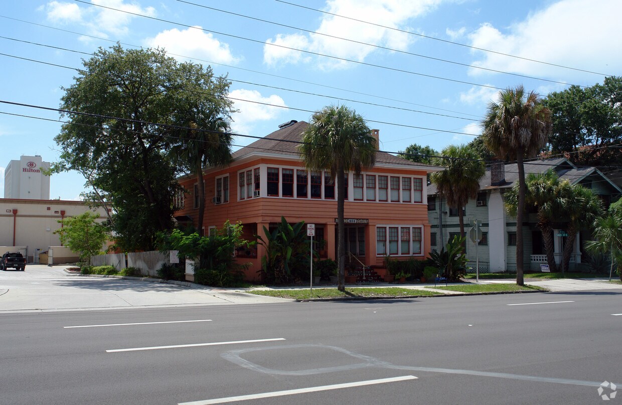 Foto del edificio - 322 4th St S