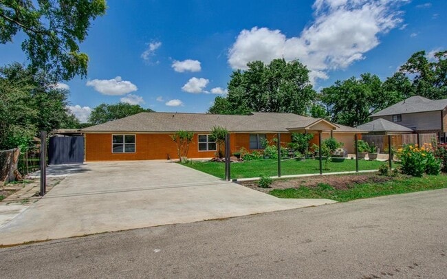 Building Photo - 9009 Conger St