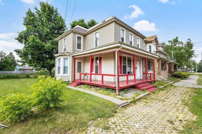 Foto del edificio - 426 E Market St