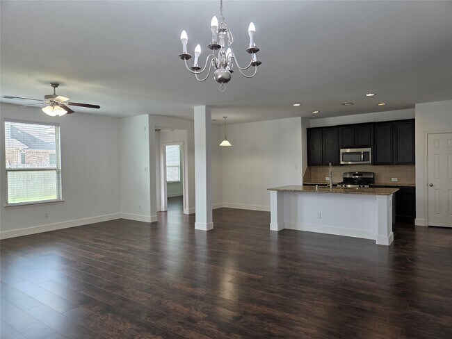 Foto del edificio - 8206 Summer Lake Pass Ln