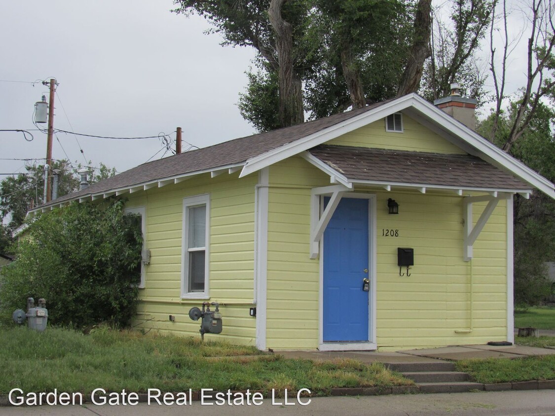 Primary Photo - Studio, 1 bath House - 1208 Glenarm St.