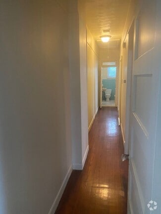 Building Photo - 815.5 Roosevelt Pl
