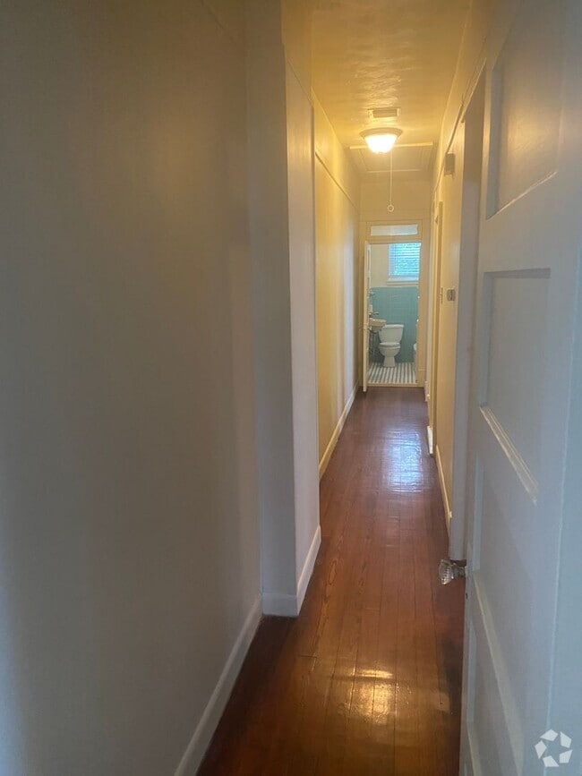 Building Photo - 815.5 Roosevelt Pl
