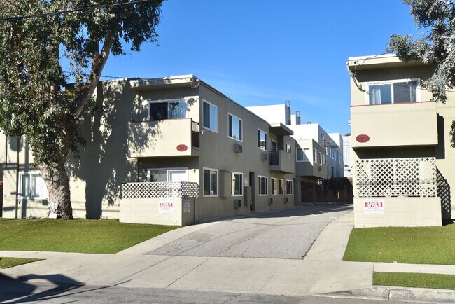 Building Photo - 10847 Kling St