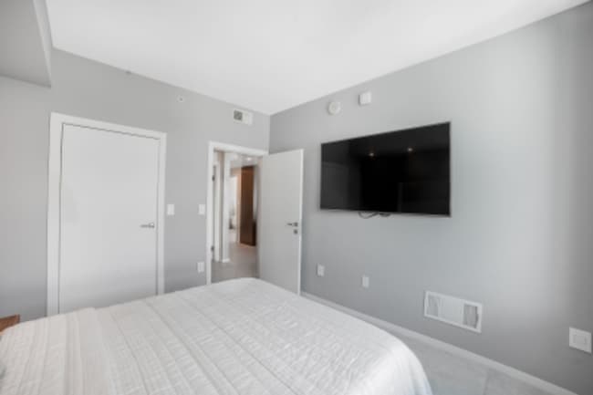 Photo - 1900 N Bayshore Dr Apartment