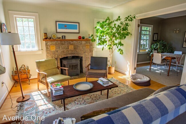 Building Photo - 2 br, 2 bath House - 744 N 78th St