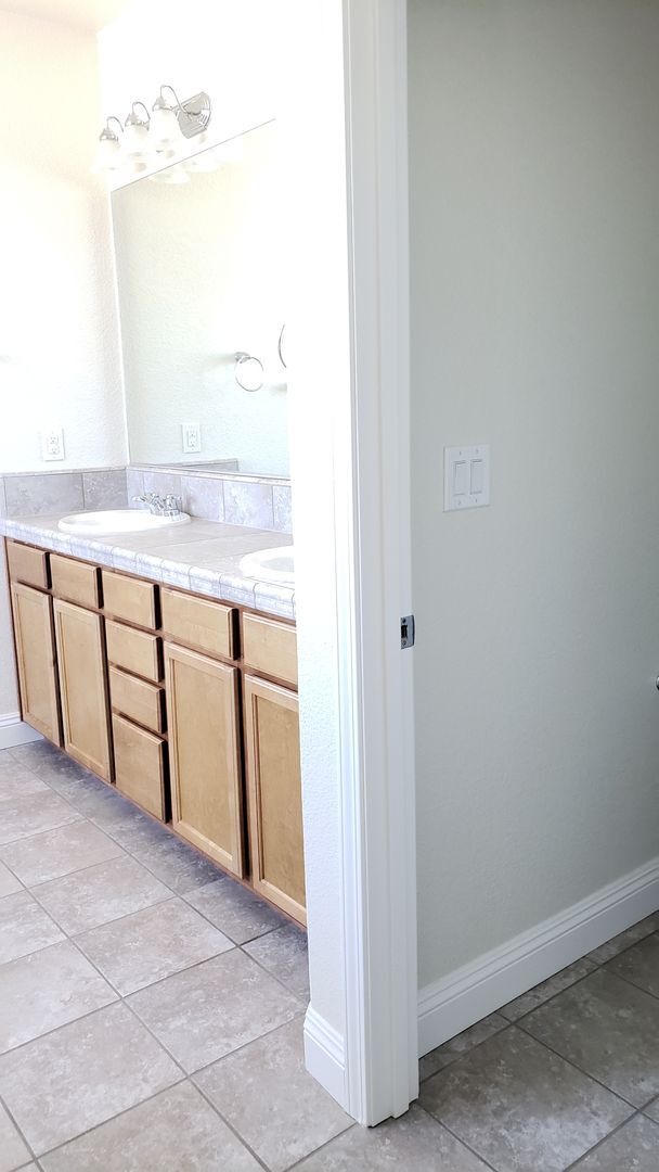 Building Photo - 3 bedroom house located in the Sparks