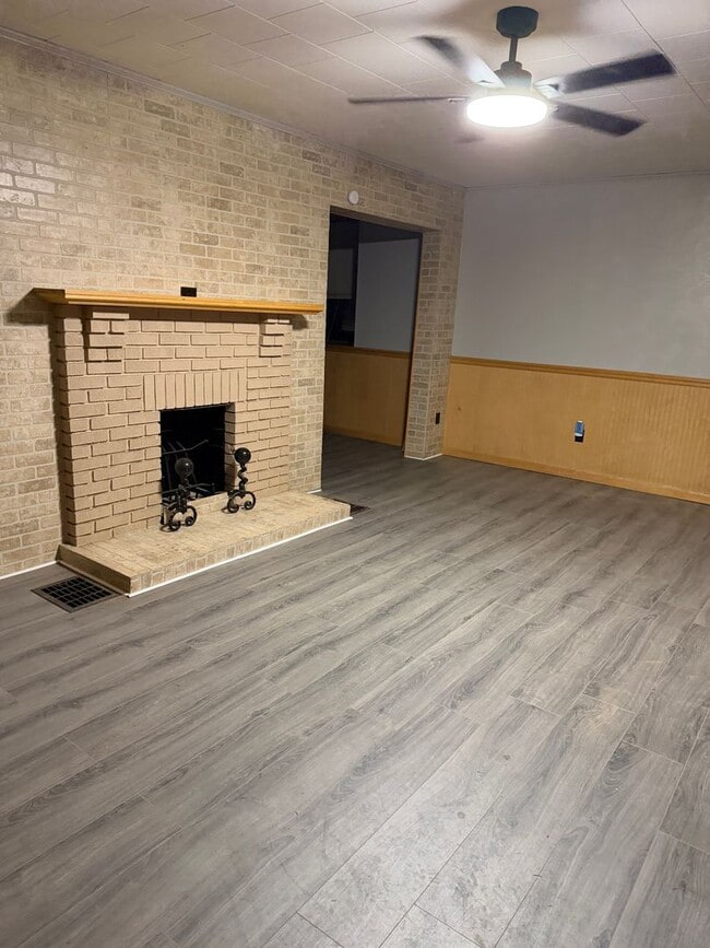 Building Photo - 1636 3rd St