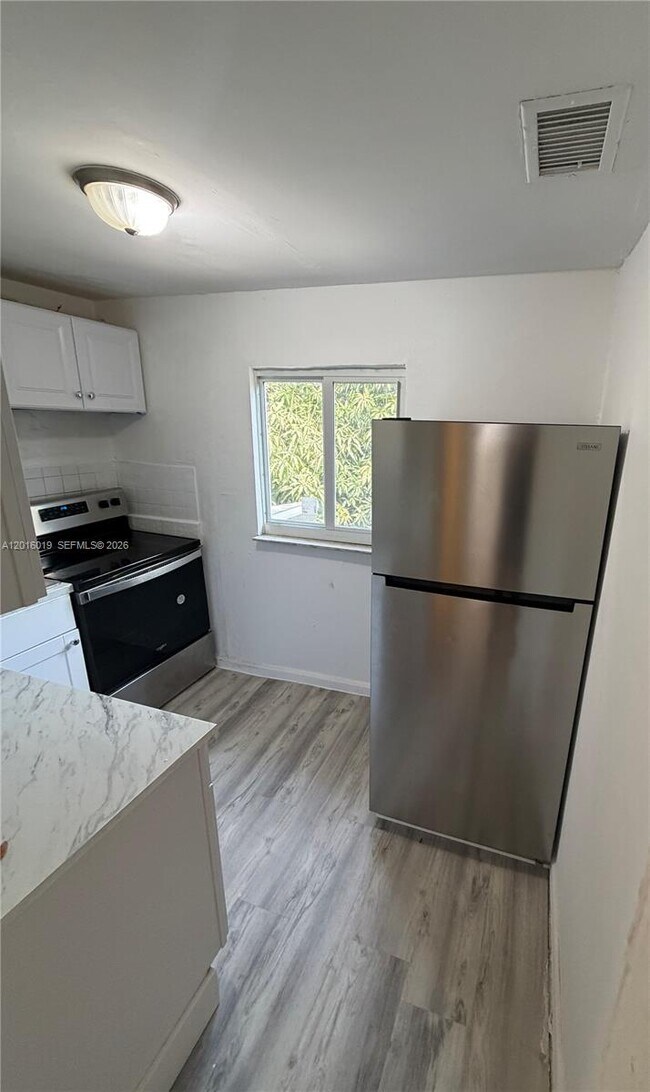 Foto del edificio - 151 NW 17th Pl