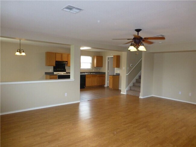 Foto del edificio - Beautiful Home on A Cul De Sac with Large Backyard