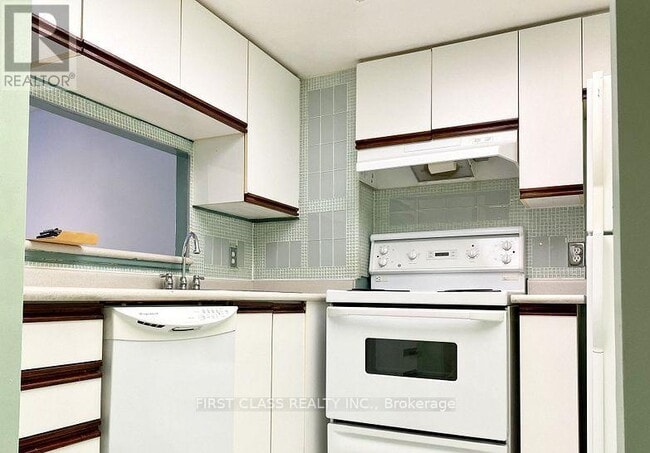 Photo du bâtiment - 1470 Midland Ave