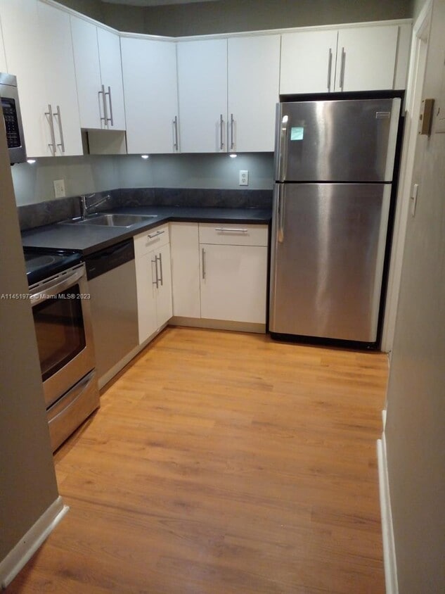 12 NE 19th Ct Unit 206A, Wilton Manors, FL 33305 Condo for Rent in