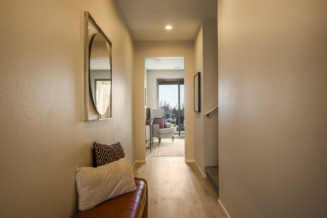Foto del edificio - Immediate Move In Available! Brand NEW!
