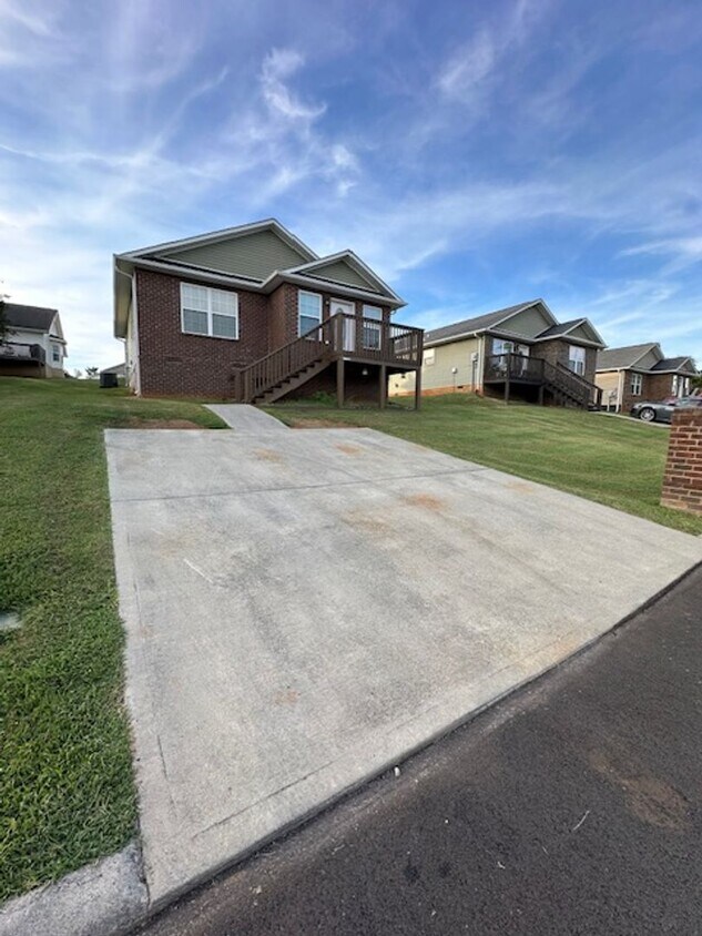 Charming Home in a Great Neighborhood - Location!!!!