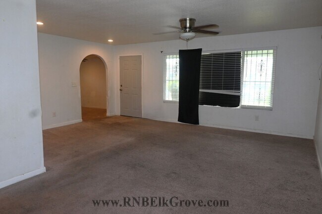 Foto del edificio - Resident Benefit Package Property