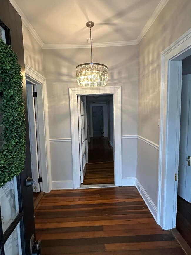 Foto del edificio - 313 Capital Ave