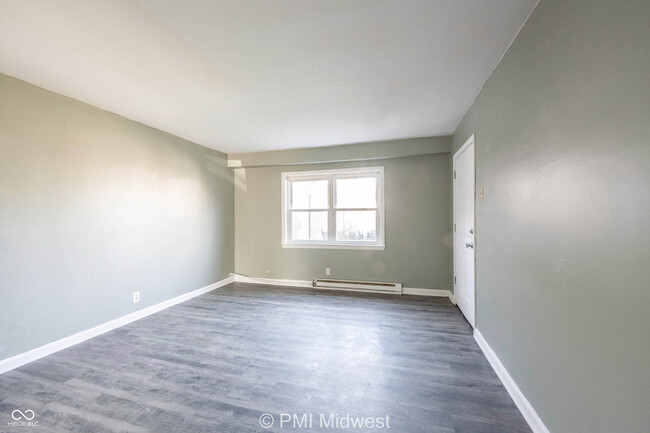 Building Photo - 3725 N Sherman Dr