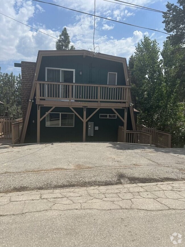 Building Photo - 384 Mullins Dr