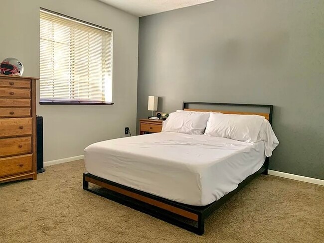 Building Photo - 202 Shaker Heights Ln