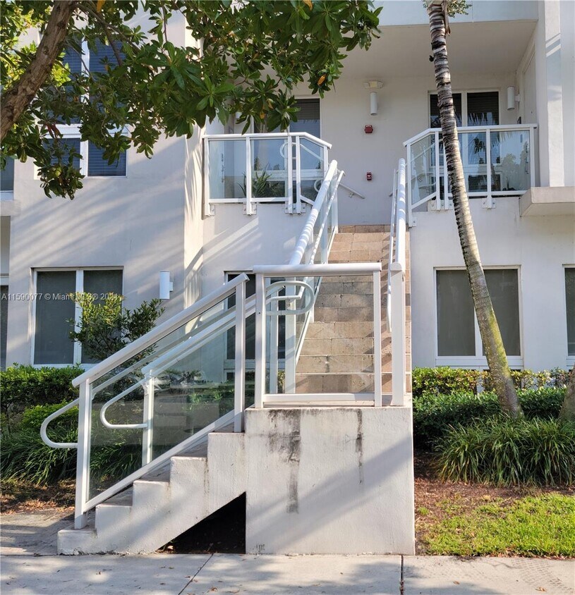 Foto principal - 10280 NW 63rd Terrace