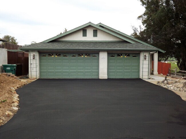 Building Photo - 3 + 2, 3-car Garage in Nipomo