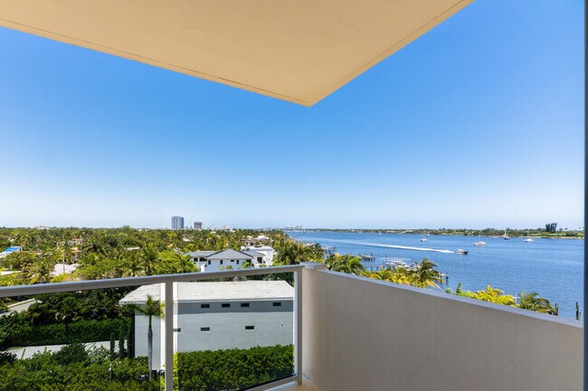 Building Photo - 2800 N Flagler Dr