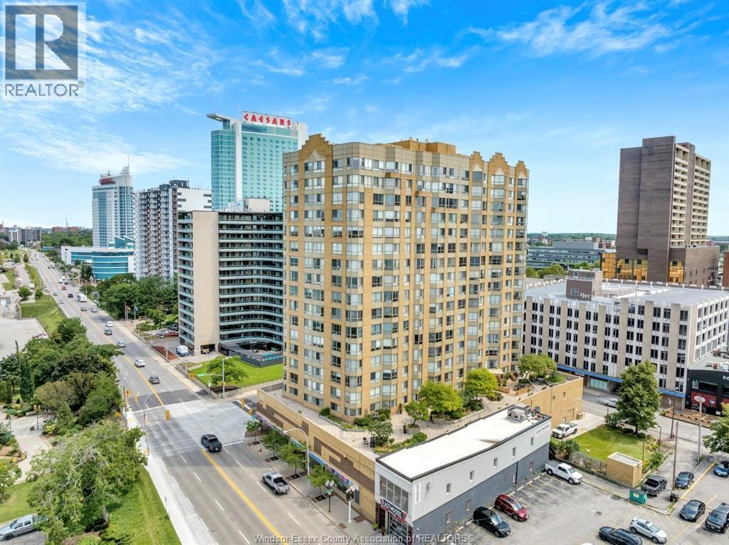 Primary Photo - 75 Riverside Dr E