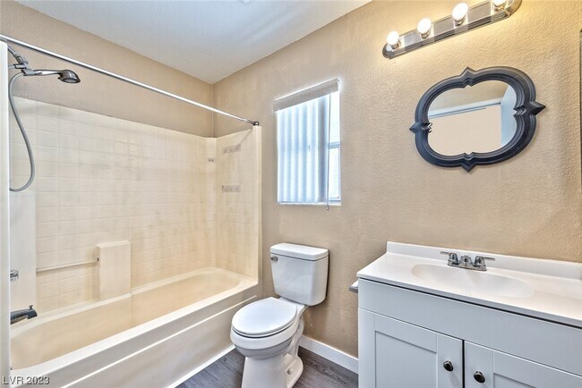 Building Photo - 5261 Paradise Skies Ave