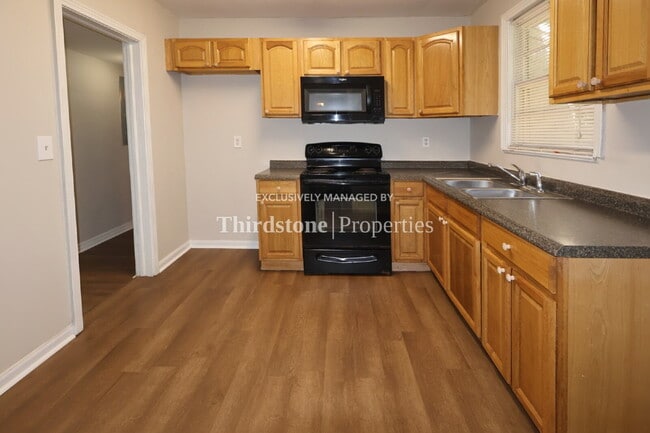 Building Photo - 789 Gardenia Ln
