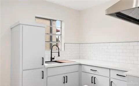 Building Photo - 10 N 23rd St