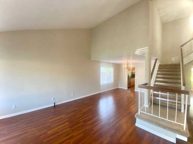 Foto del edificio - Large 5-bedroom 3-bathroom Home in Union C...