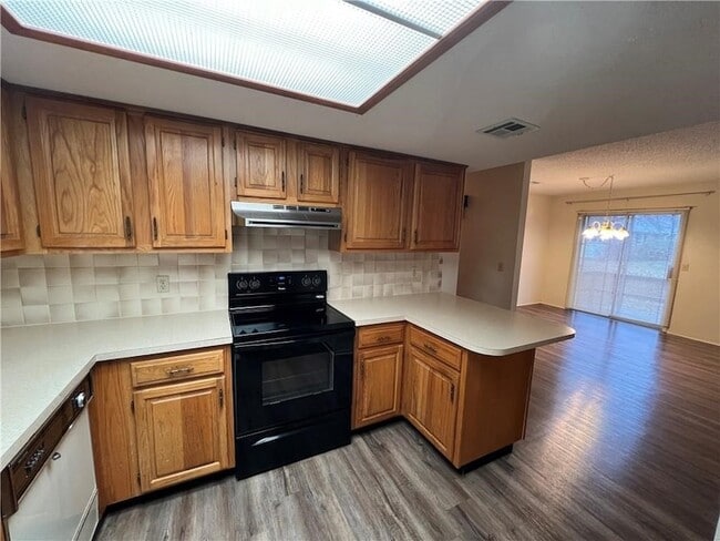 Building Photo - 323 S 11th Pl