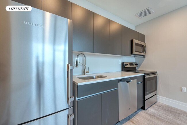 Foto del edificio - 1044 Bedford Ave