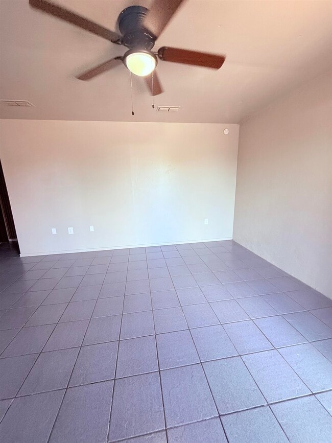 Building Photo - 502 El Monte Loop