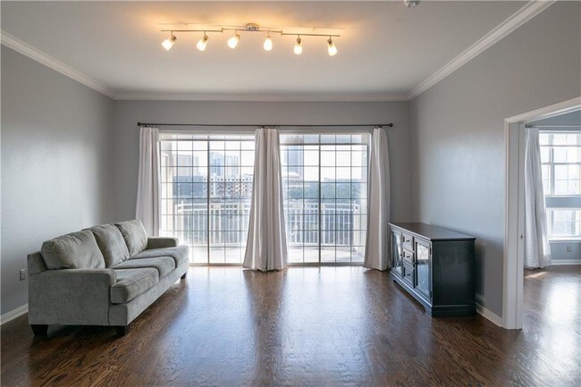 Foto del edificio - 3225 Turtle Creek Blvd