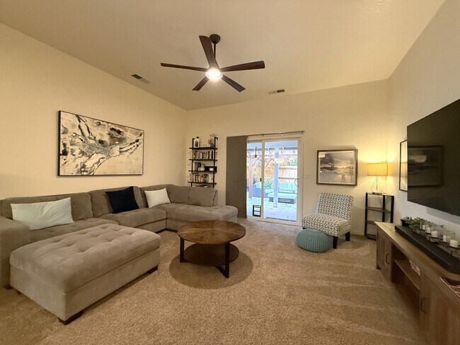 Foto del edificio - 1574 Kona Dr