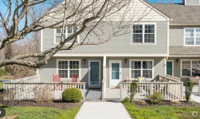 Building Photo - 73 Manorwood Dr