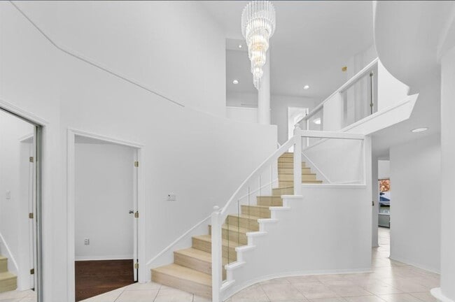 Building Photo - 7977 Redtail Pl