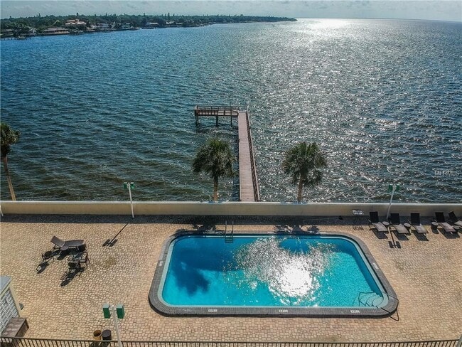 Building Photo - 7100 Sunshine Skyway Ln S