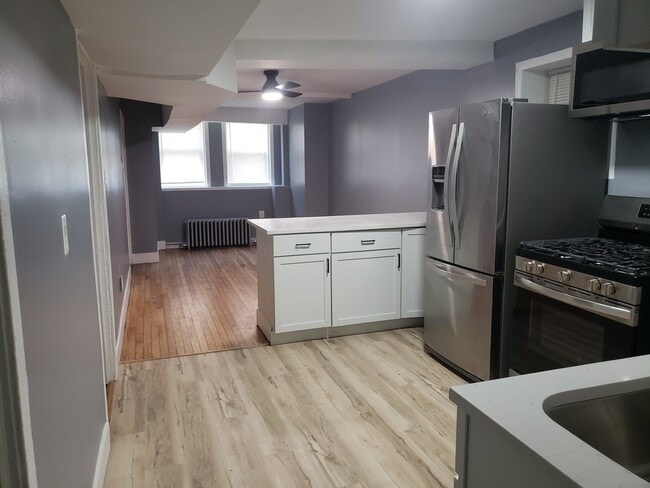 Building Photo - 3307 W Beach Ave
