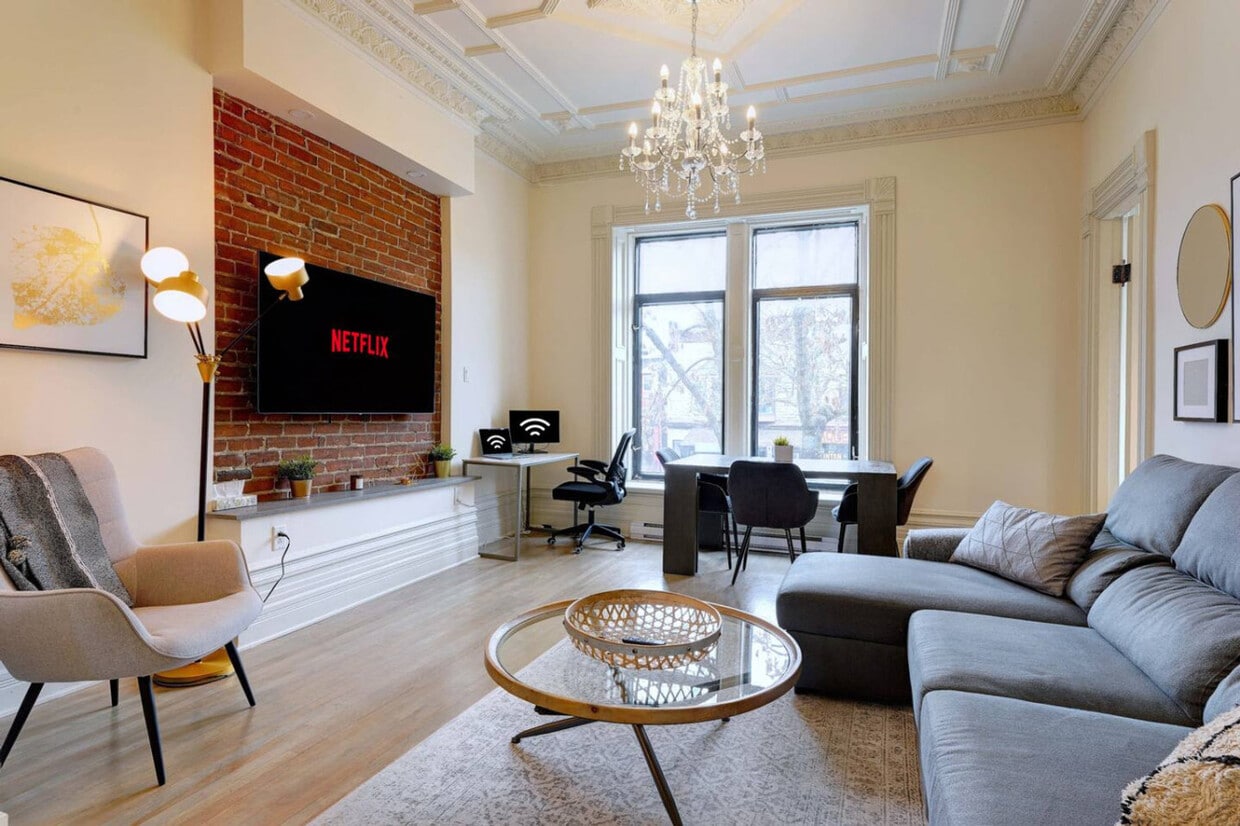 Primary Photo - 3831 R. Saint-Denis