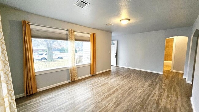 Building Photo - 4503 N Hammond Ave